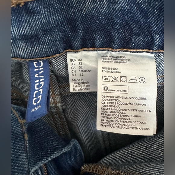 H&M Divided Men’s Jeans Size 32 Tapered Distressed - Picture 2 of 5